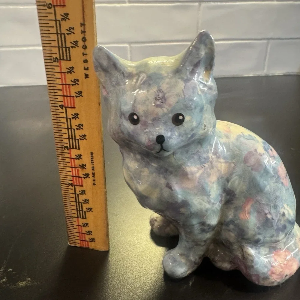 Vintage Ceramic Glazed Country Floral Sponge Wear Cat Kitten Figurine